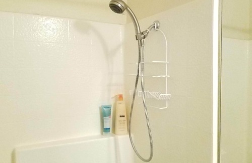 Palmdale House | 1 Bedroom + Shared Bathroom