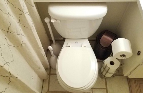 Palmdale House | 1 Bedroom + Shared Bathroom