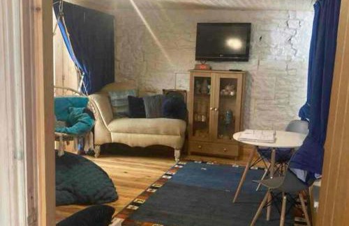 Litton Mill Apartment | 1 Bedroom -Sleeps 3-Dog friendly-Garden-Riverside