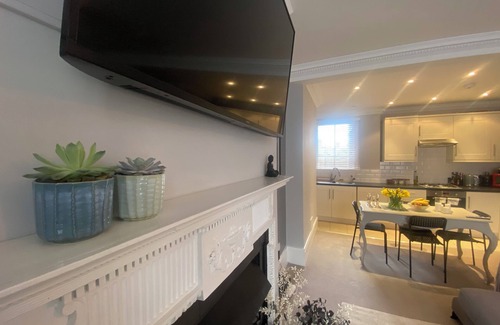 Parsons Green and Walham Apartment | 1-Bedroom Spacious Apartment in Parsons Green Village