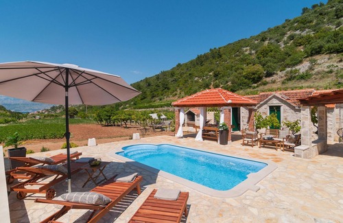 Postira House | 1 bedroom stunning home in Postira
