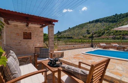 Postira House | 1 bedroom stunning home in Postira