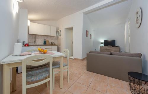 Potocnica House | 1 Bedroom Stunning Home In Potocnica