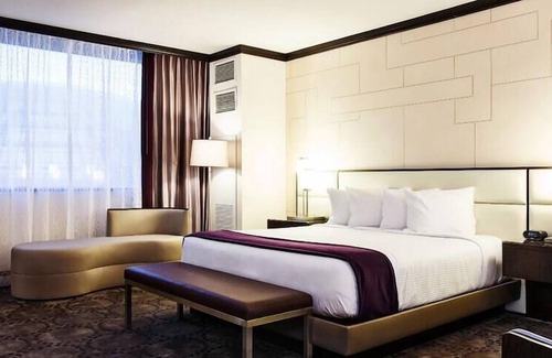 Atlantic City Hotel | 1-Bedroom Suite at a 4⭐️ Hotel