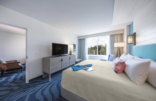 Florida Center Hotel | 1-Bedroom Suite at a 4⭐️ Hotel