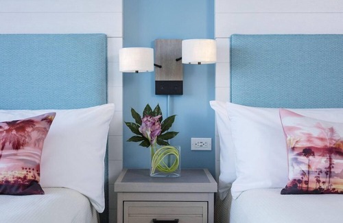 Florida Center Hotel | 1-Bedroom Suite at a 4⭐️ Hotel