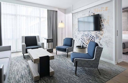 District Wharf House | 1-Bedroom Suite + Connecting Room at a 4⭐️ Hotel