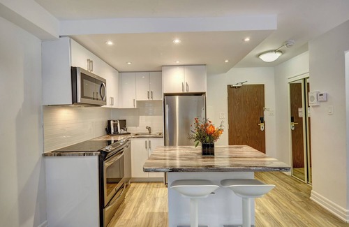 Church and Wellesley Apartment | 1 bedroom Suite in Downtown Toronto