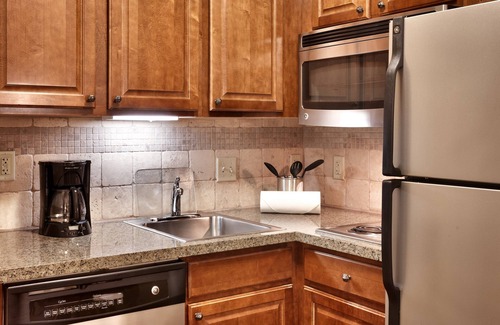 West Omaha Apartment | 1 Bedroom Suite | King Suite. Free Breakfast
