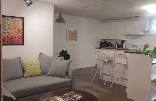 Sherwood Park House | 1 bedroom suite,with private entrance, in safe,quiet tree lined neighborhood.
