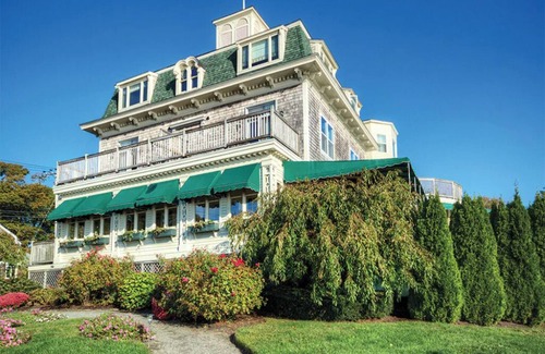 Jamestown Condo | 1 Bedroom Suite w/Kitchenette near Newport, overlooking the bay! Sleeps 4