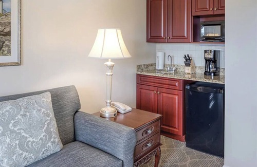 Jamestown Condo | 1 Bedroom Suite w/Kitchenette, Sleeps 4, 10 min from Newport, at Voyager Inn!