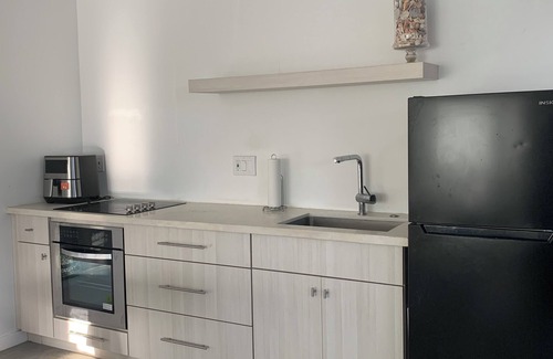 Altadena House | 1-bedroom vacation home just 21 minutes from Hollywood Boulevard