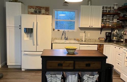 Jones Mills House | 1-bedroom vacation home near Lake Catherine State Park