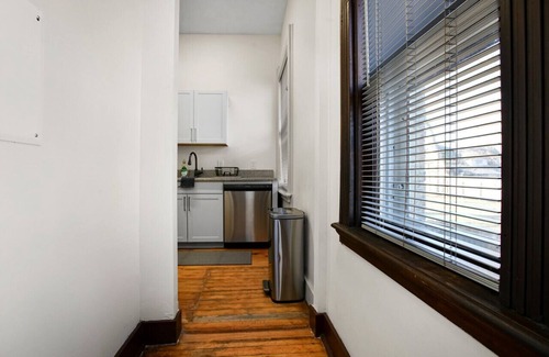 Hough House | 1-Bedroom Victorian Steps from Cleveland Clinic