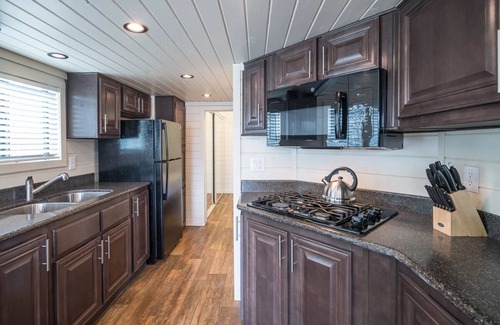 Camp Verde House | 1 Bedroom w/Loft Cabin Sleeps 6, Top Notch Amenities, 30 min. to Sedona no Pet