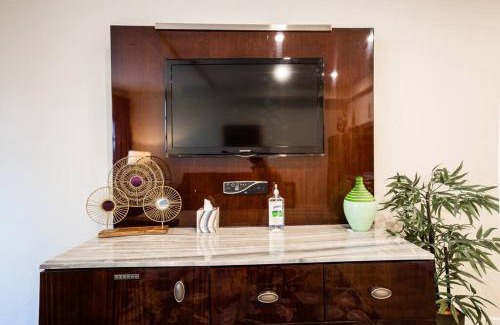 Bankers Hill Apartment | 1-Bedroom with Cali King Size Bed in San Diego