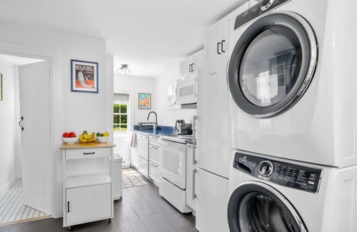 Orleans House | 1 bedroom with den sleeps 4 in Orleans near Skaket beach