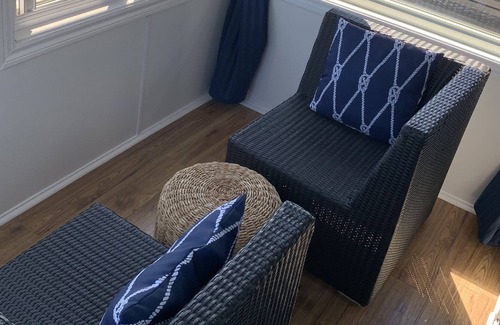 Hull Villa | 1 Bedroom with panoramic water and skyline views
