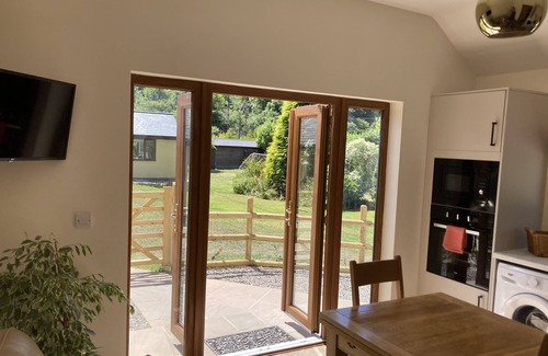Longford Cottage | 1 bedroomed Detached holiday retreat Pant