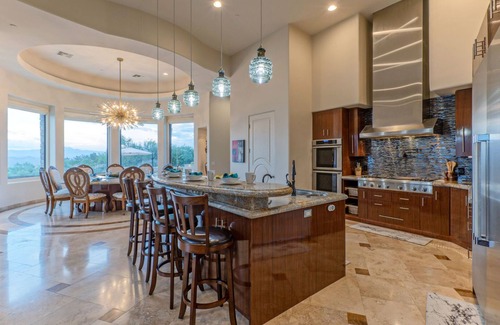 Fountain Hills House | #1 BEST VIEWS 7500 SF Mansion W/MOVIE Pool, Game Room, 11 King Beds, Fountain!