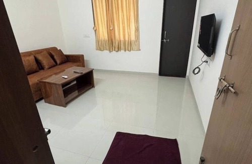 Pune Bed & Breakfast | 1 BHK Comfy Stay 102
