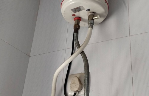 Clover Park House | 1 BHK FLATS KITCHAN TOTAL FIVE FLATS I NNNNNNNNNIN VIMAN NAGAR NEXT TO AIR PORT.