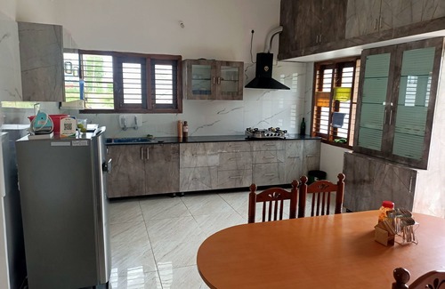 Mysore House | 1 BK Pleasant place 4 Families, Friends, Couples, with free parking.