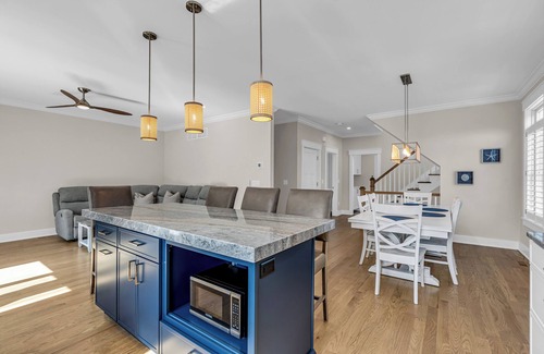 Ortley Beach House | 1 Block 2 Beach, Steps to Town, Linens/towels incl
