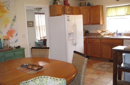 Del Haven House | 1 Block to Bay Beach - Kayaks, Bikes, Amazing Sunsets!