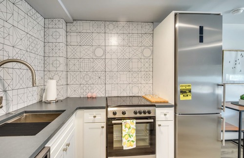 Rogers Seabreeze Apartment | 1 Block to Daytona Beach: Modern Studio