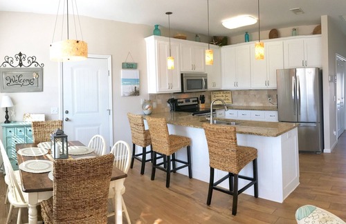 Laguna Beach Estates House | 1 Block to the Beach, Private POOL and FREE 6-Person golf cart!
