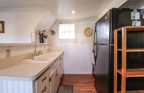 Cape May House | 1 Block to Washington Street Mall. Pet Friendly.