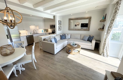 San Clemente Condo | 1 BR/2 BA Luxury Condo! Ocean & Pier Views! 4 min walk to beach!