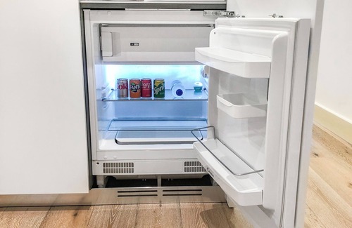 Harlington Apartment | 1-Br Apartment next to London Heathrow Airport + Free Parking