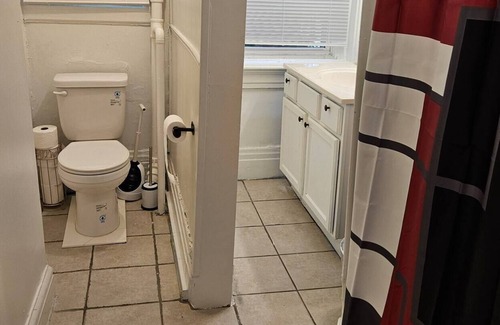 Clifton Heights House | 1 BR Apartment Sleeps 4 Near UC and Downtownnn