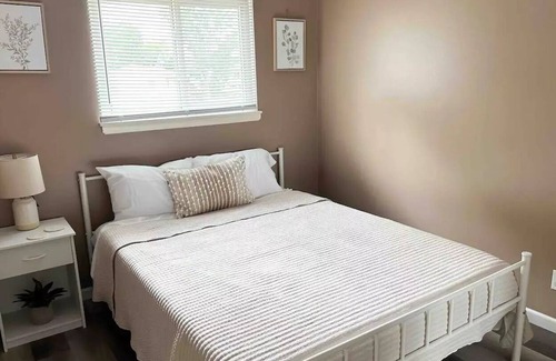 Clifton Heights House | 1 BR Apartment Sleeps 4 Near UC and Downtownnn