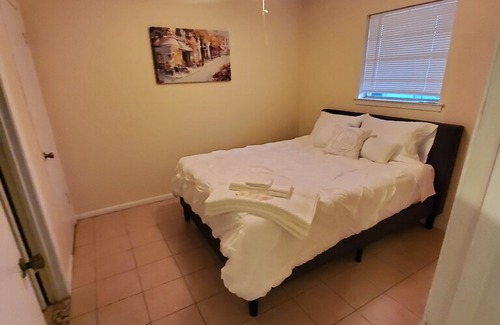 Copperas Cove Apartment | 1 BR APT w/Kitchen, Sleeps Four! Ideal for PCSing In or Out. No extra fees