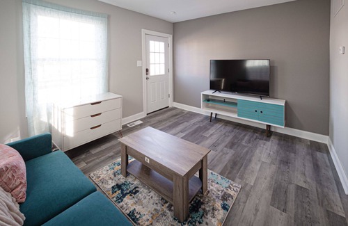 Evansville House | 1 BR at E Tennessee St.
