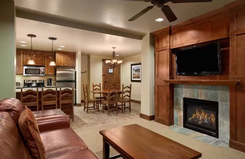 Breckenridge Condo | 1 BR available March 8 - 14. Beautiful resort property at the bottom of Peak 7.