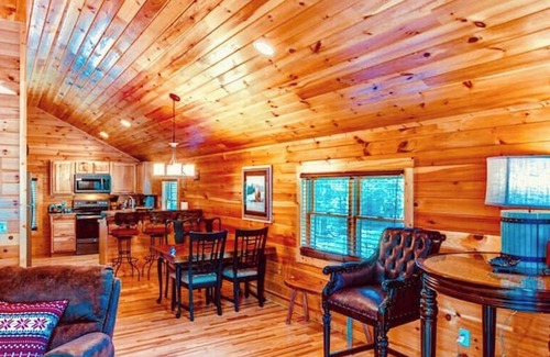 Banner Elk Cabin | 1 BR Cabin - Close to Beech Mountain resort. Eagles Nest Belles Vacation