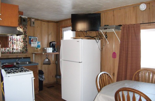 Rockaway Beach Cottage | 1 Br Cottage On Quiet Lake Taneycome W/Boat Slip