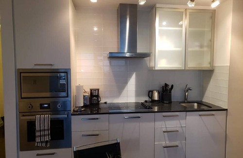 Toronto Entertainment District Condo | 1 BR + Den Condo - Downtown Toronto, Pool, Gym and Views!