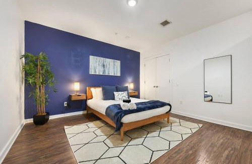 Cultural District Apartment | 1 Br Downtown Pittsburgh With Best Roof Top View
