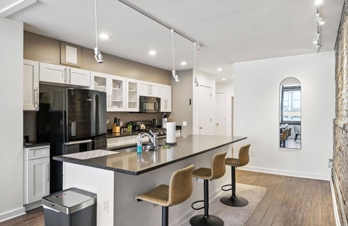 Cultural District Apartment | 1 BR Downtown Vibes – Near Steelers Stadium