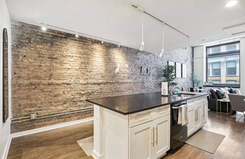Cultural District Apartment | 1 BR Downtown Vibes – Near Steelers Stadium