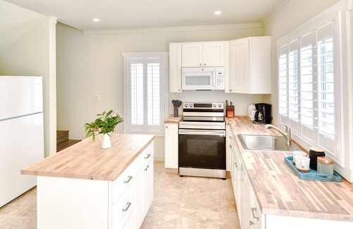 Governor's Harbour Apartment | 1 BR Garden Apartment w/Pool.#7
