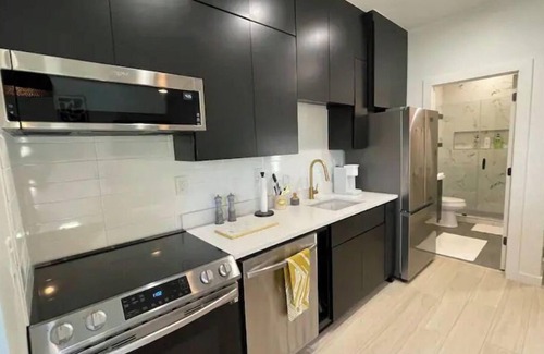 Downtown House | 1-BR guest house steps from Meteor/downtown square