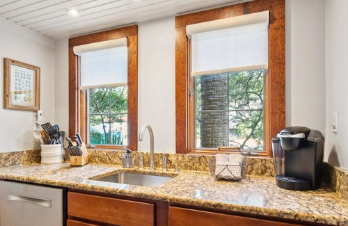 West Beach Village Villa | 1 BR Lux Cottage, 2 Minute Walk to Beach! Love Kiawah? Love your Accommodations!
