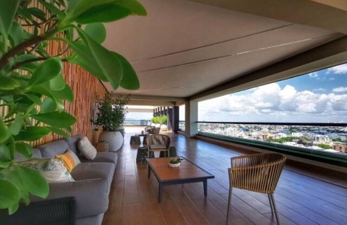 Santo Domingo Apartment | 1 BR Luxury Condo Pool/GYM/Excellent Location